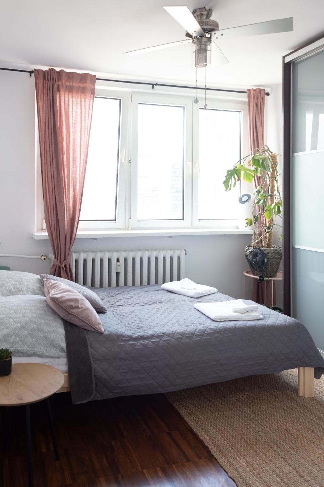Iron Sunset Apartment วอร์ซอ ภายนอก รูปภาพ
